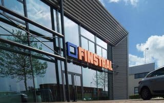 Verbouw kantoor en bedrijfsruimte voor Finstral Nederland