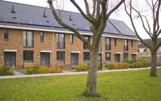 Nul op de meter woning NOM goede isolatie warmtepomp lage temperatuursverwarming PV panelen